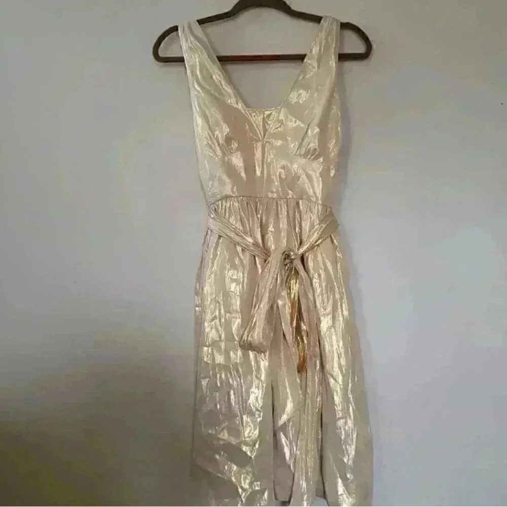 Metallic Cream V-Neck Sleeveless Dress with Tie Waist